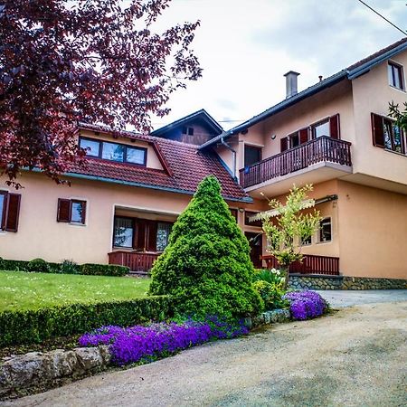 Apartments And Rooms Stefanac Slunj Luaran gambar
