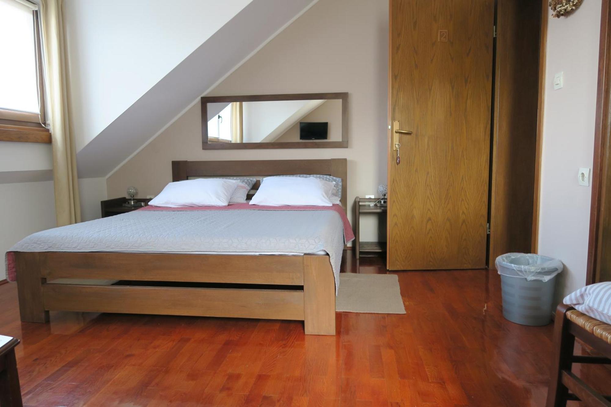 Apartments And Rooms Stefanac Slunj Luaran gambar