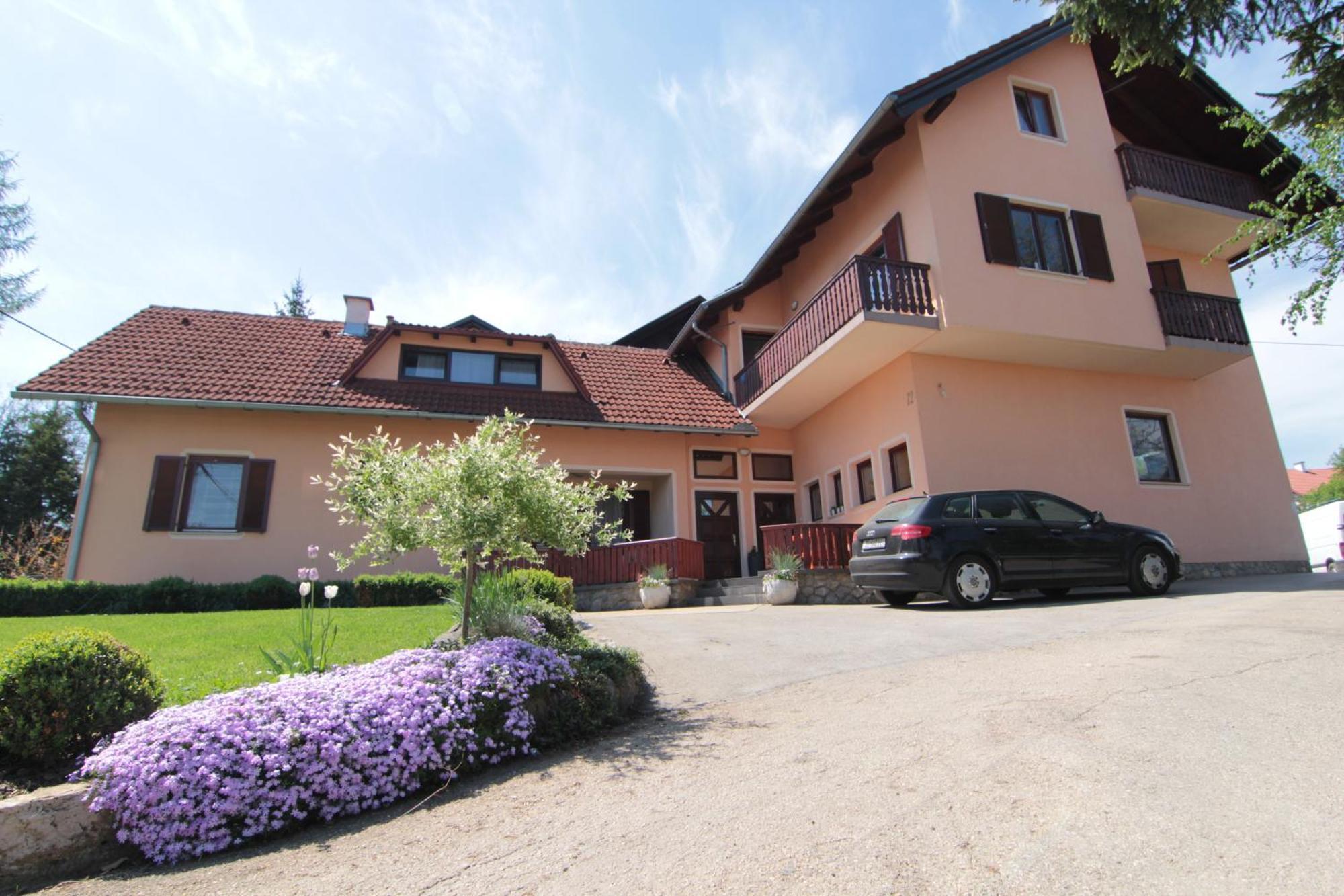 Apartments And Rooms Stefanac Slunj Luaran gambar