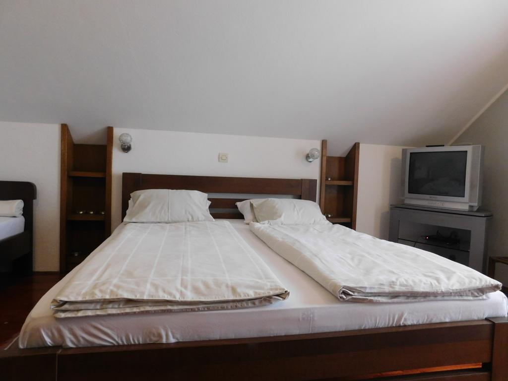 Apartments And Rooms Stefanac Slunj Luaran gambar