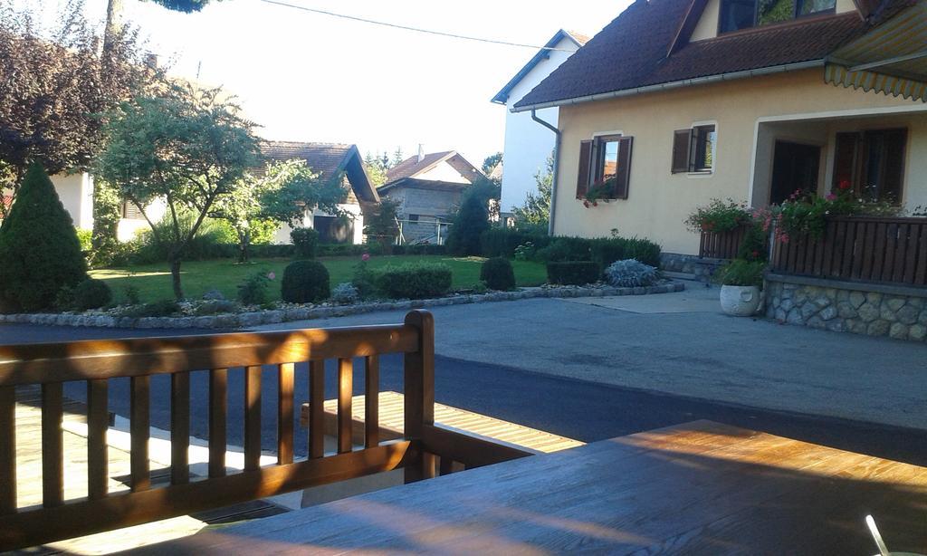 Apartments And Rooms Stefanac Slunj Luaran gambar
