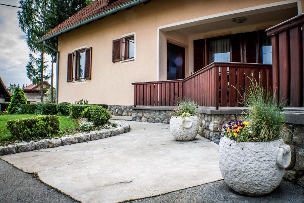 Apartments And Rooms Stefanac Slunj Bilik gambar