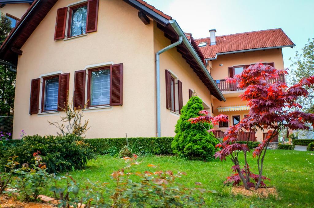 Apartments And Rooms Stefanac Slunj Luaran gambar
