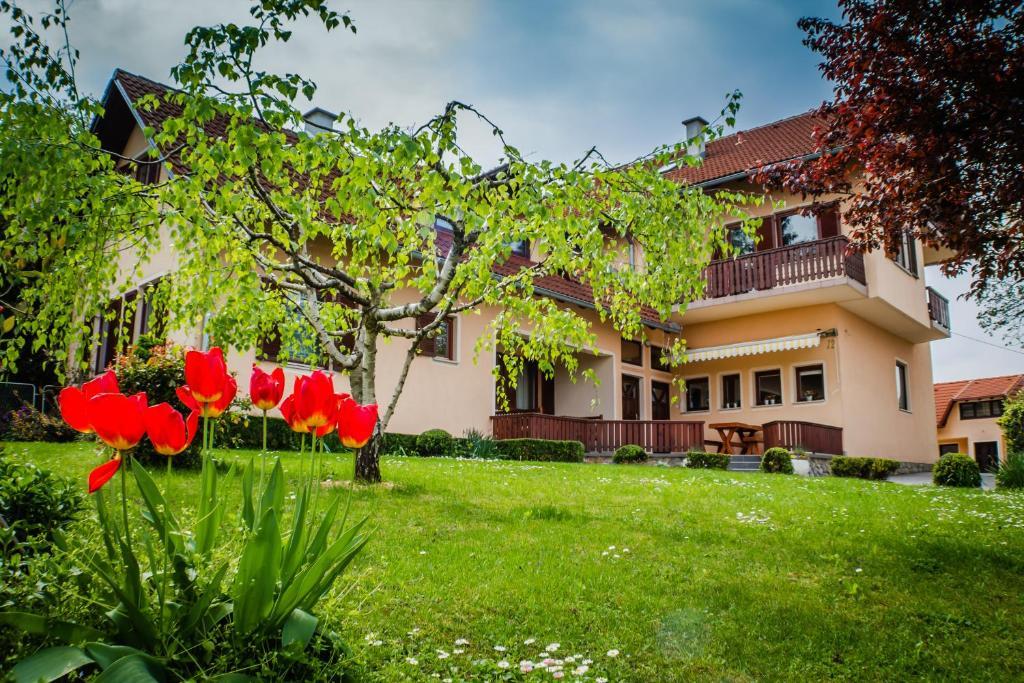 Apartments And Rooms Stefanac Slunj Luaran gambar