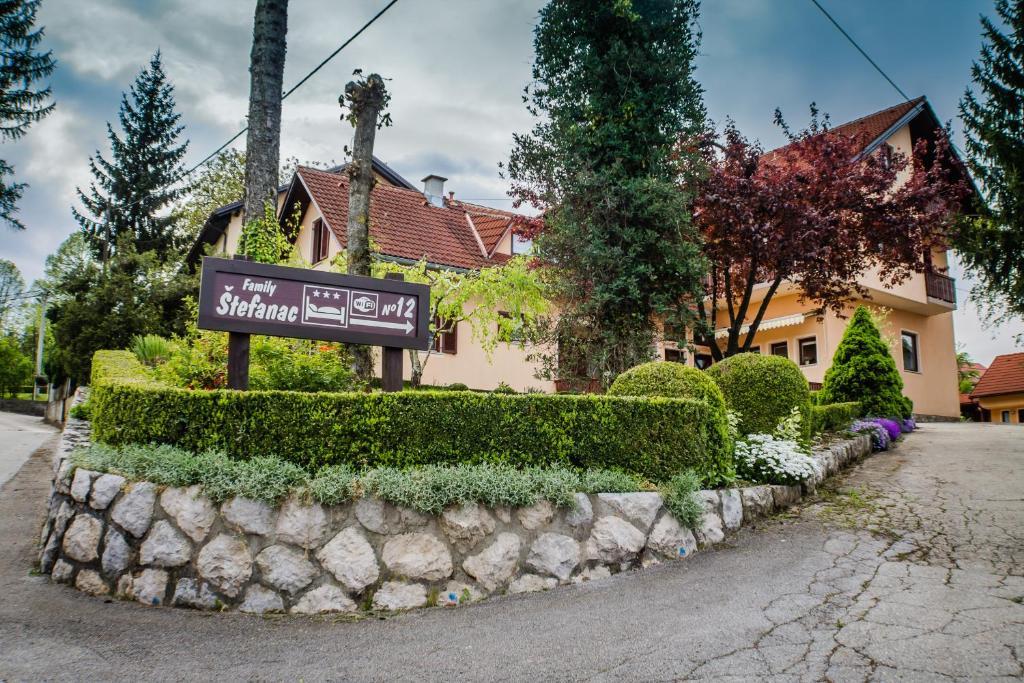 Apartments And Rooms Stefanac Slunj Luaran gambar